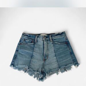 Abercrombie and fitch two toned denim shorts size 28